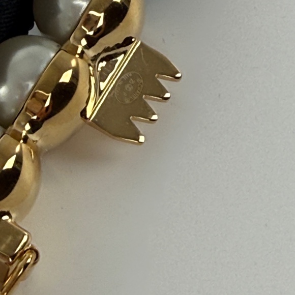 CHANEL Black Faux Pearl Bow CC Logo 2025 Gold Hair Barrette Clip - Picture 7 of 8